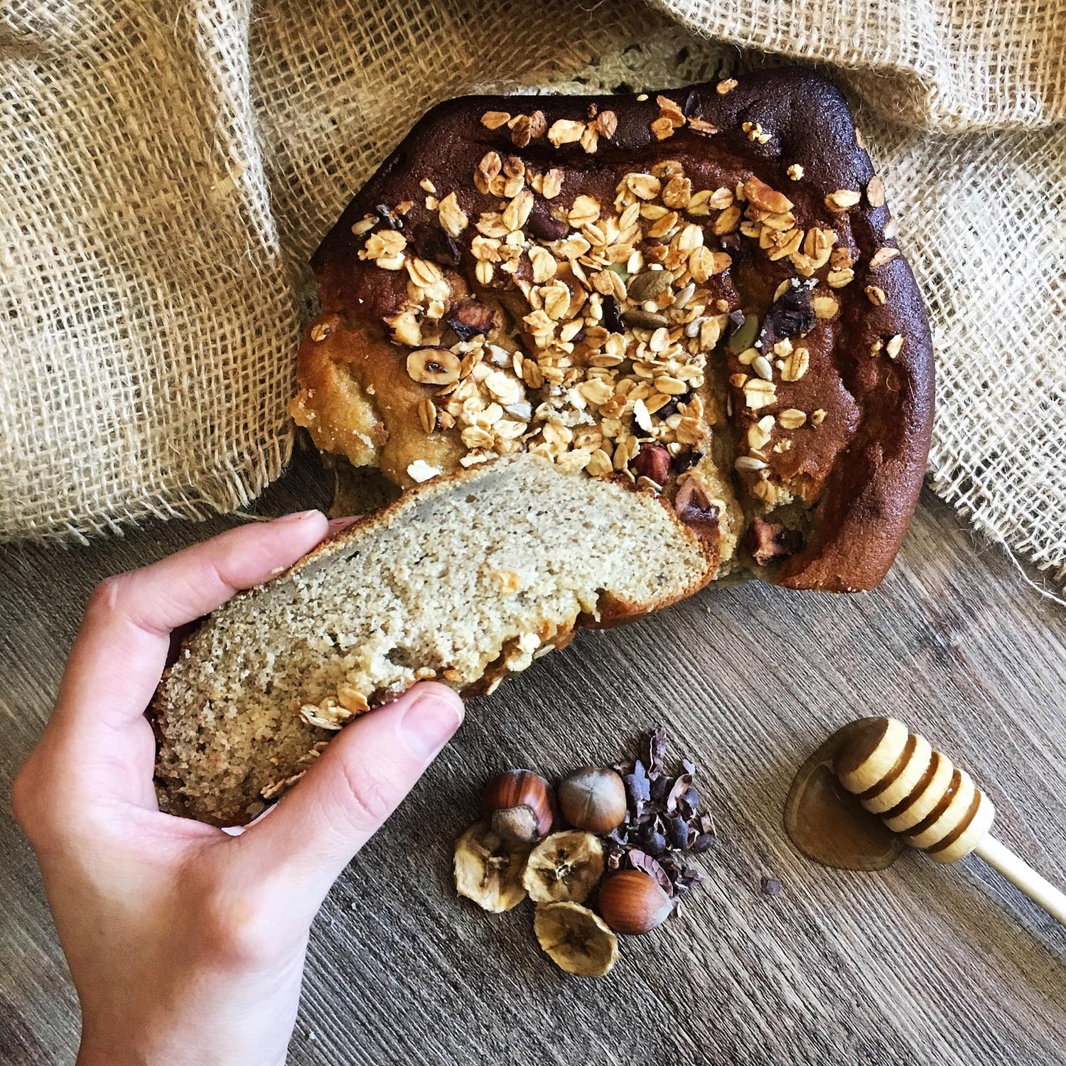 BANANA BREAD DE GARBANZOS Y GRANOLA