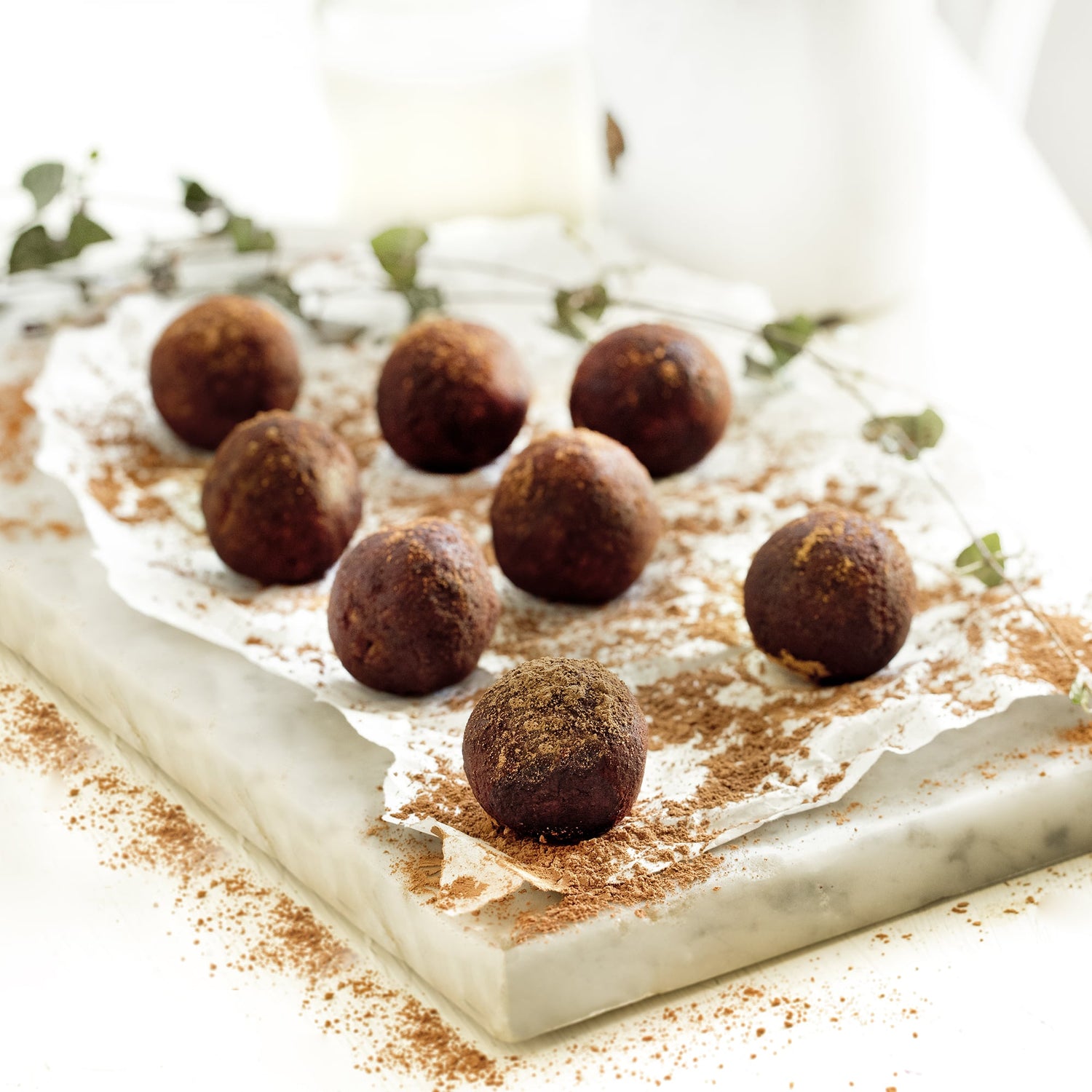 TRUFAS DE CHOCOLATE, ALMENDRAS Y DÁTILES