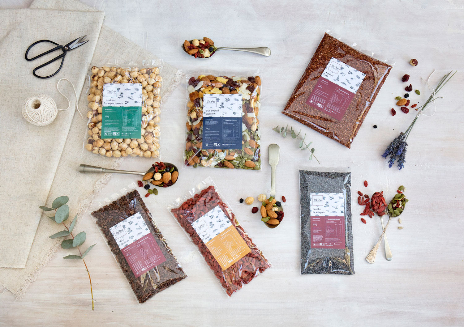 Frutos secos, frutas deshidratadas y semillas envasadas marca Da'Oro
