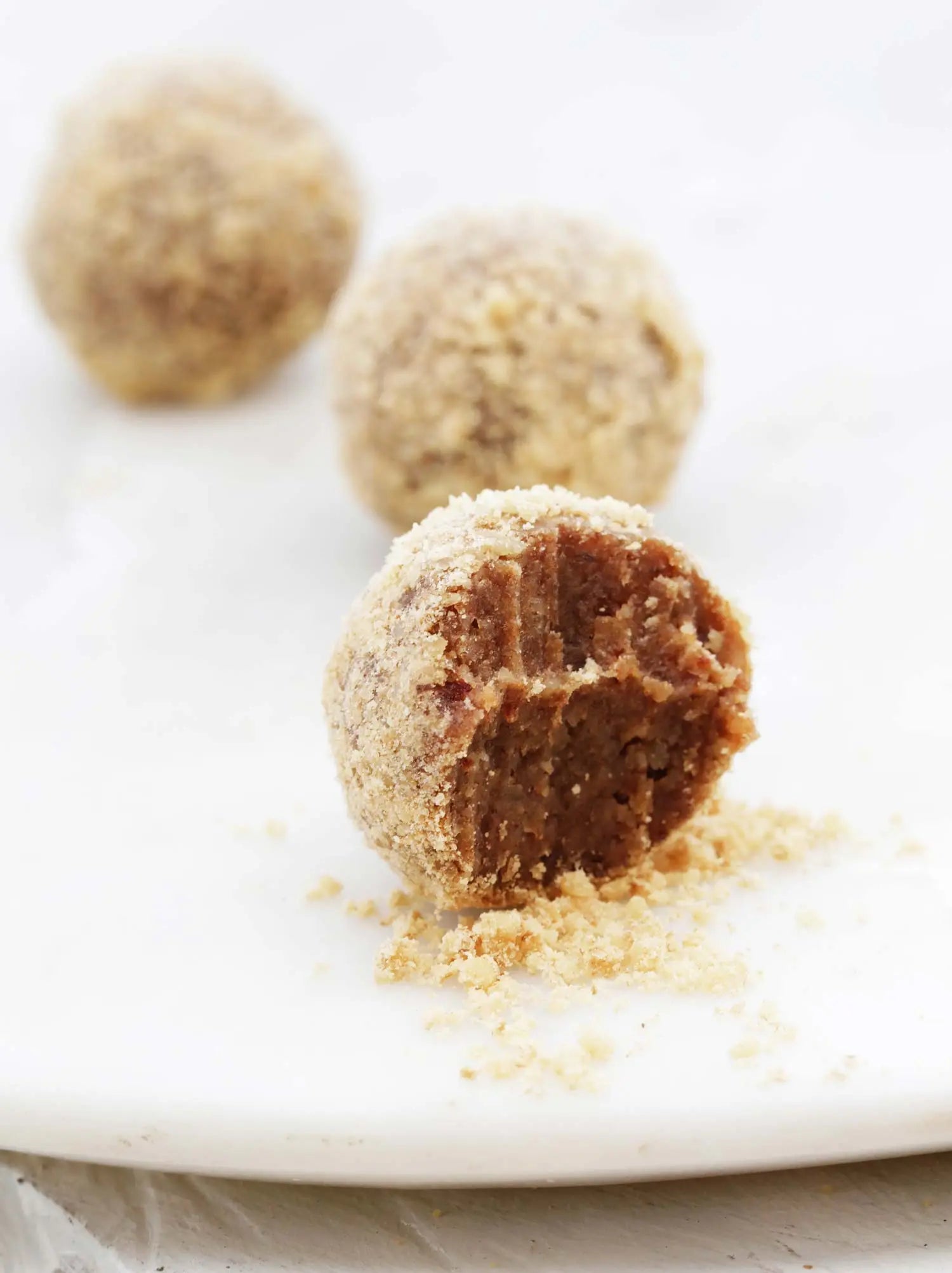 Trufa de nuez mascada cubierta de polvo de lúcuma