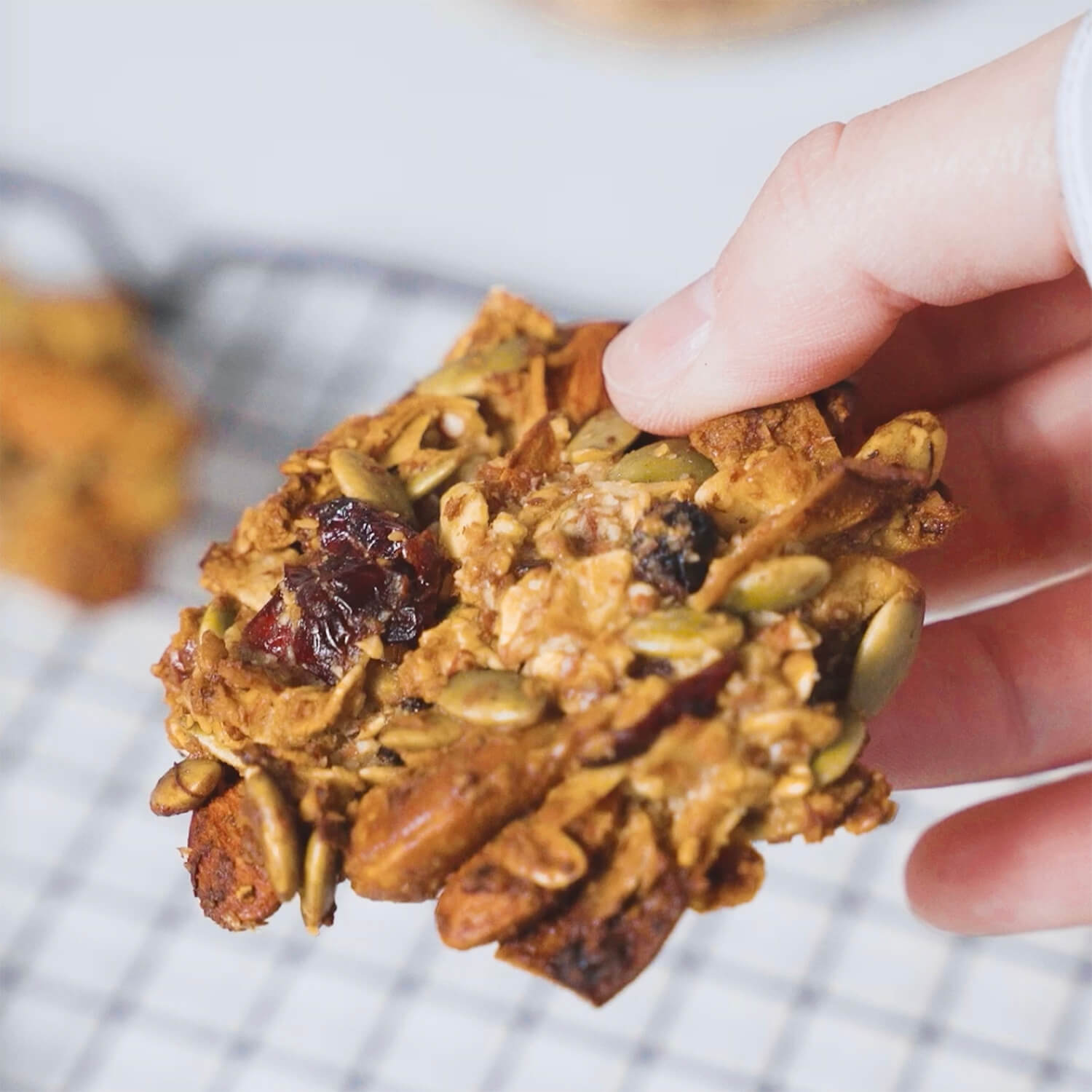 GALLETONES SALUDABLES DE GRANOLA Y ALMENDRAS