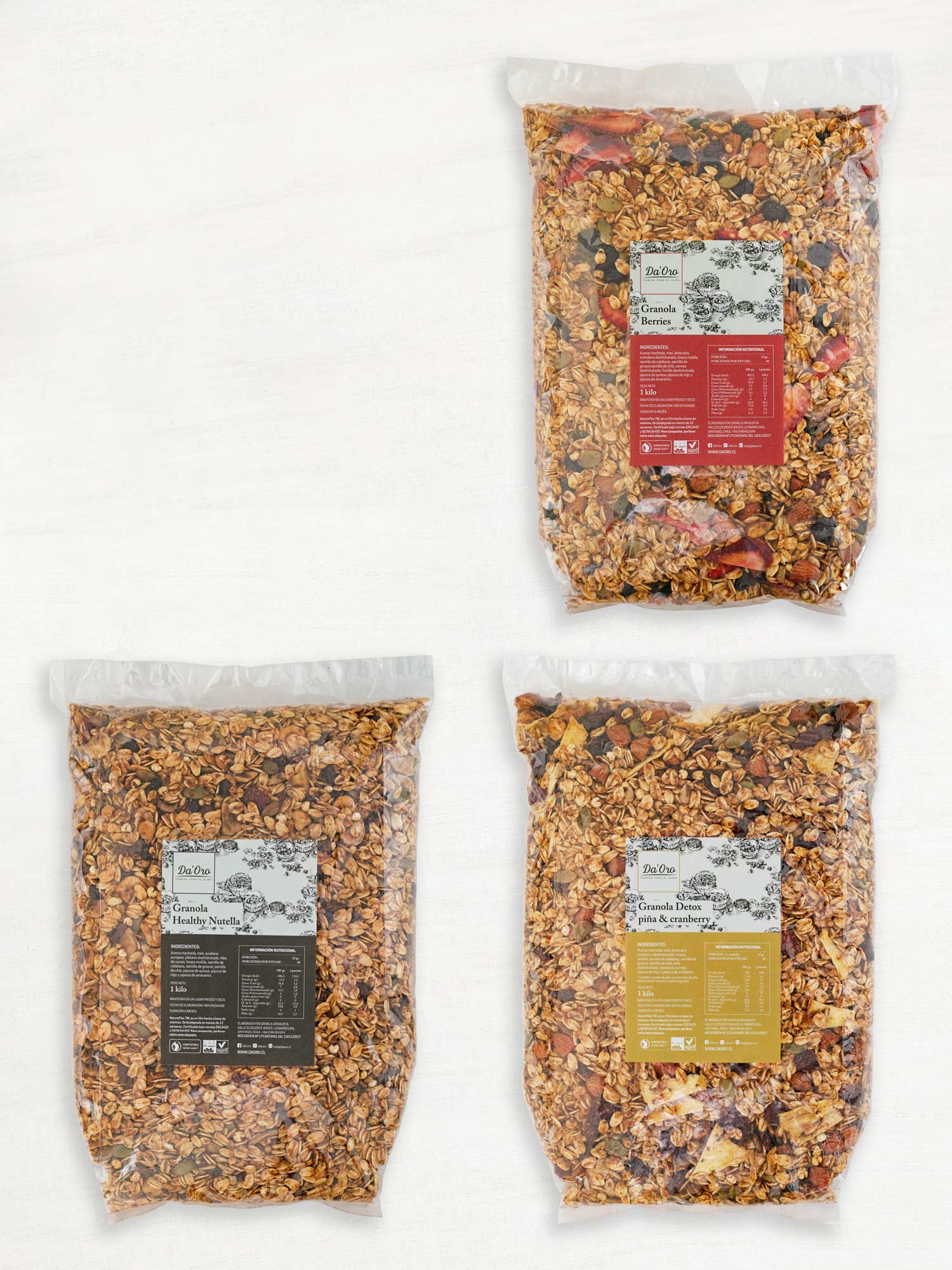 Tres bolsas de granola de 1 kilo de distintos sabores