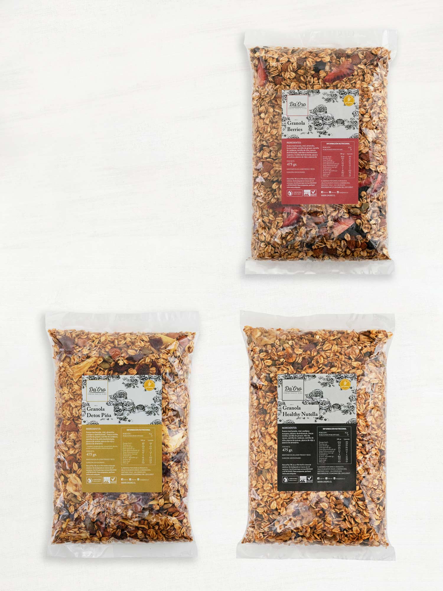 Tres bolsas transparentes de 475 gramos con granola sin gluten de distinto sabor